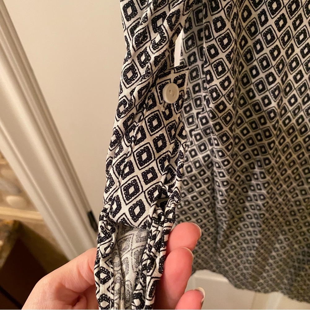 Patterned Blouse - Picture 4 of 5